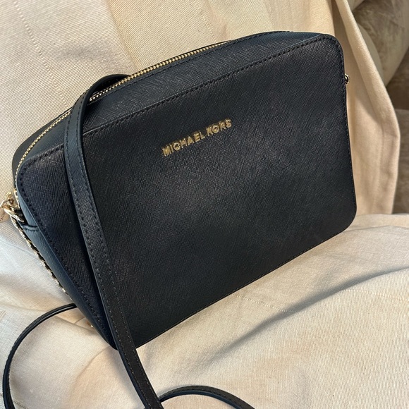 KORS Michael Kors Handbags - Black Michael Kors Crossbody purse/bag